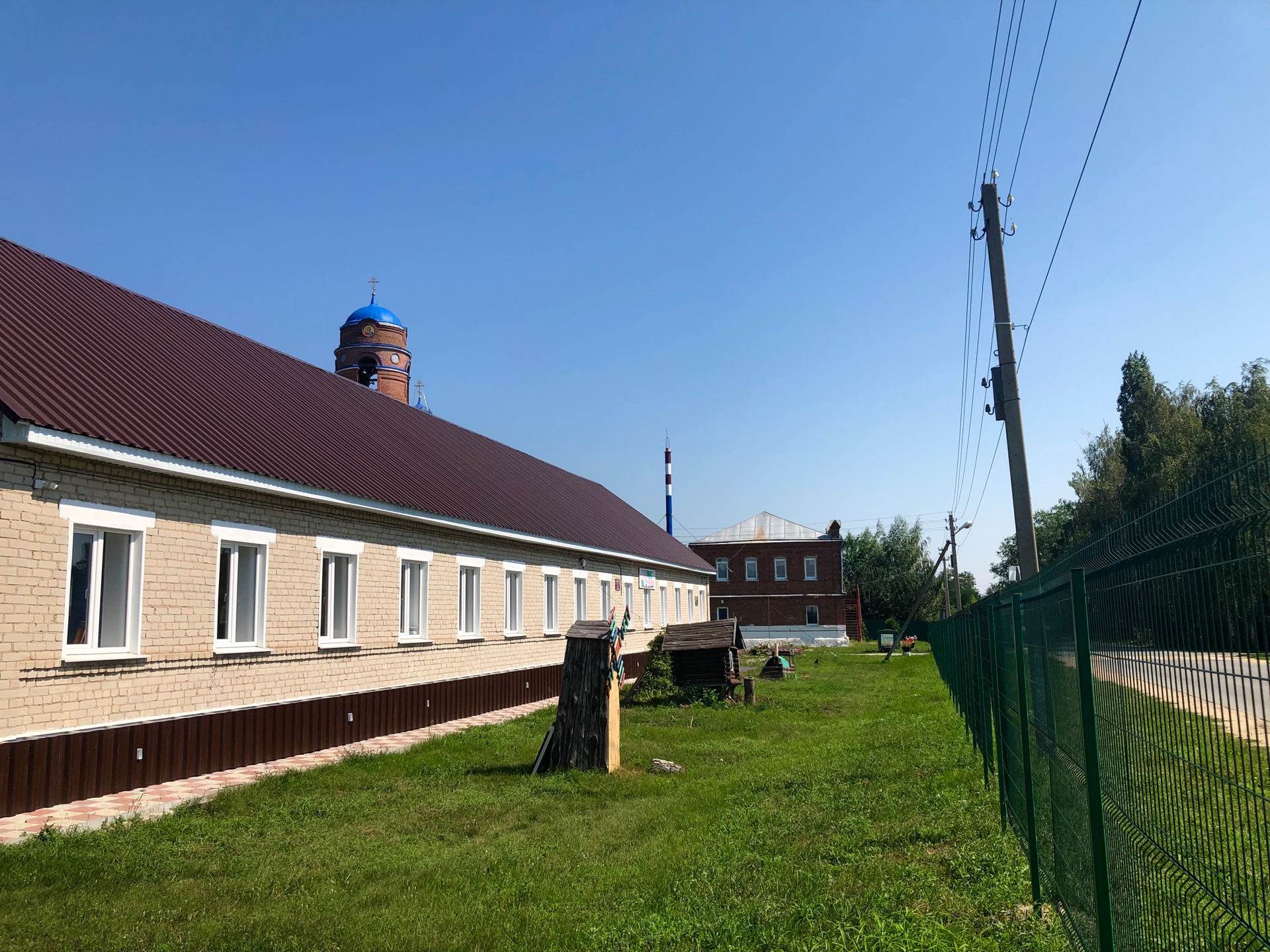 первое здание школы.